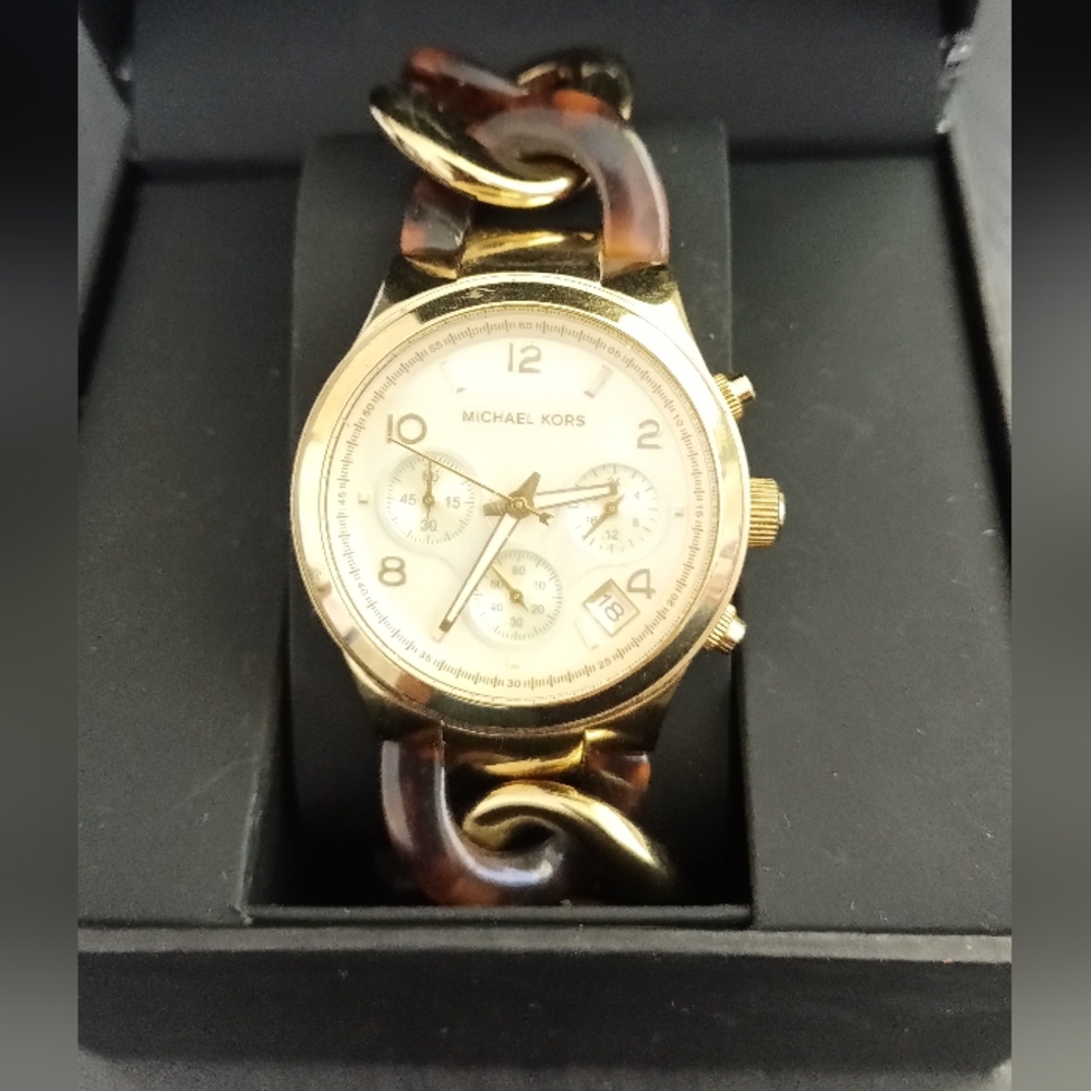 Micheal Kors women watch